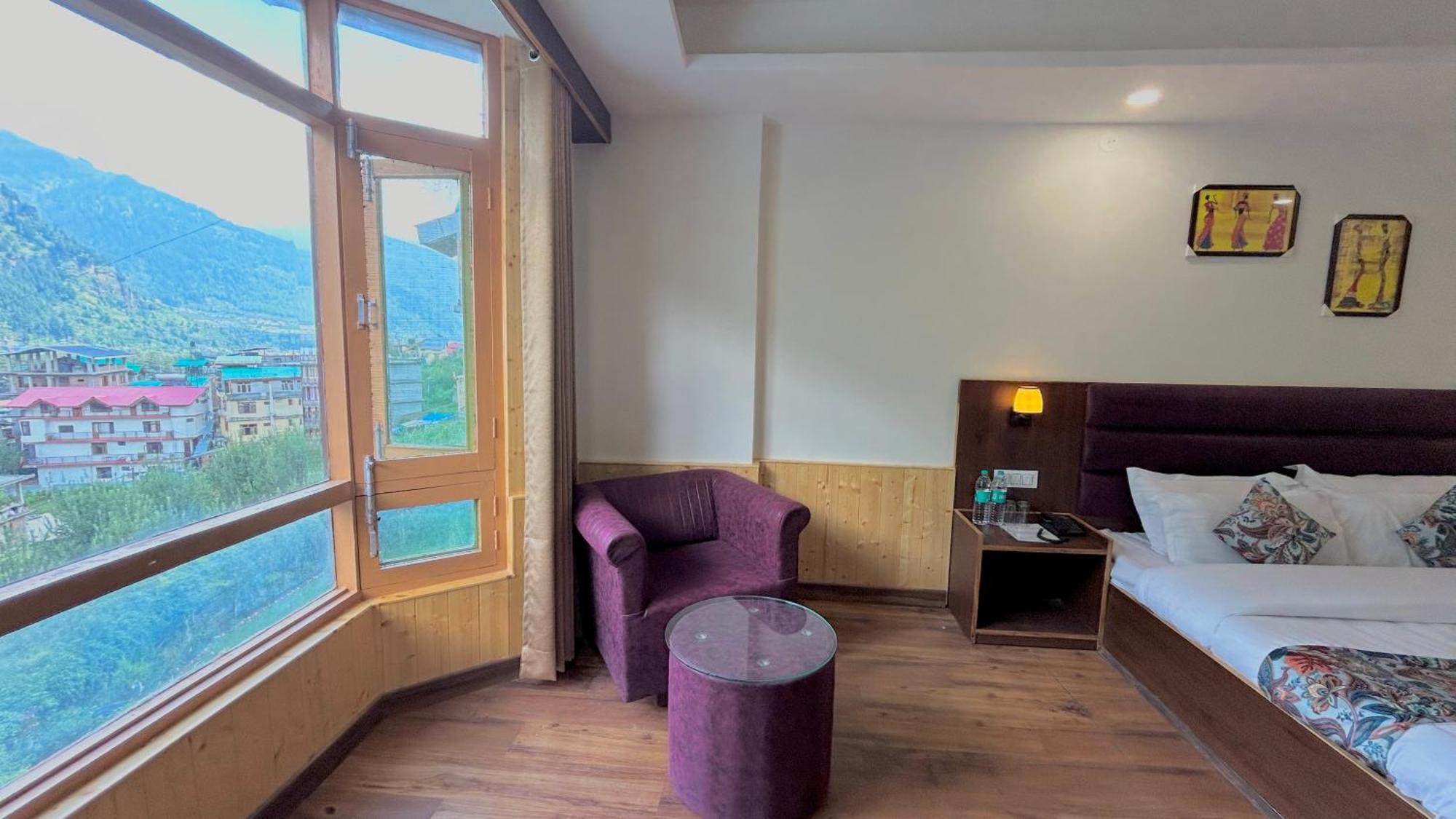 Ocean Dreams & Meadows Dream ! Bikers,couple & Family ! Valley View ! Open Terrace Cafe Homestay Manali (Himachal Pradesh)